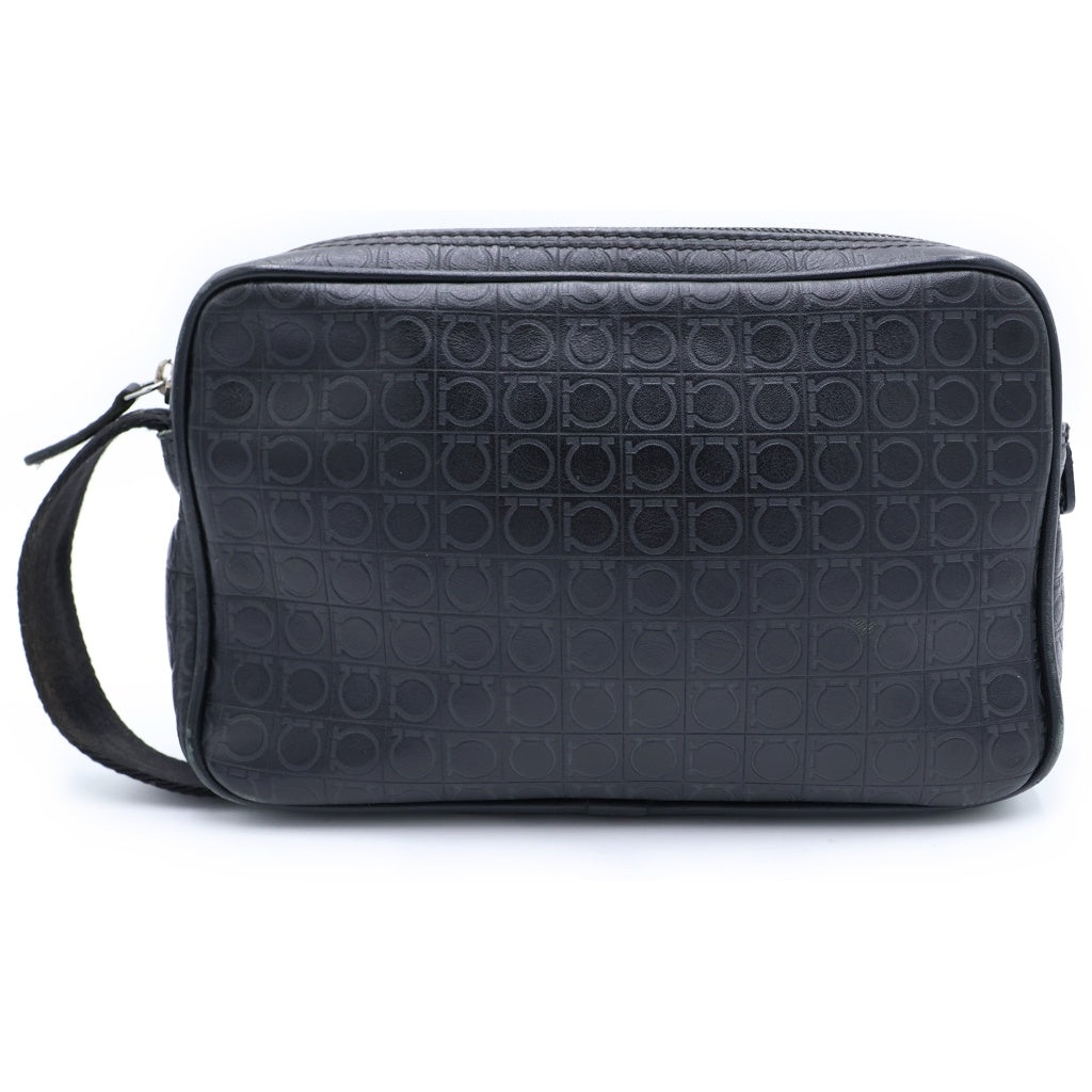 Salvatore Ferragamo(サルヴァトーレ フェラガモ) トイレタリーレザークラッチバッグ ブラック