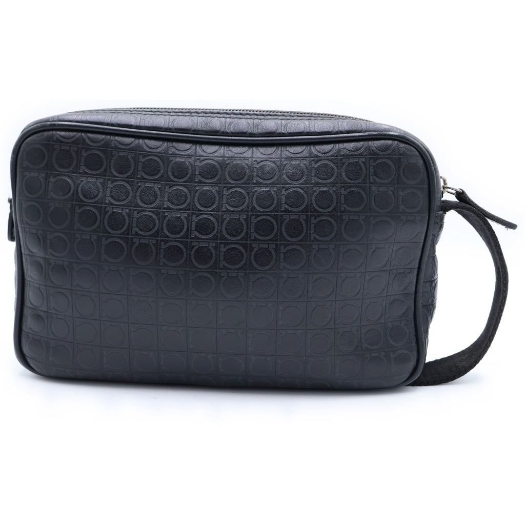 Salvatore Ferragamo(サルヴァトーレ フェラガモ) トイレタリーレザークラッチバッグ ブラック