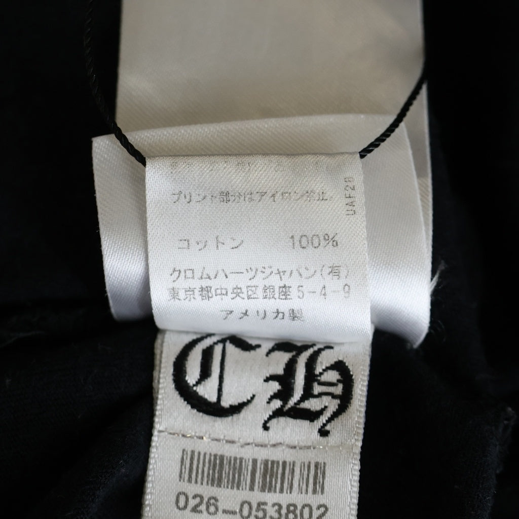 CHROME HEARTS(クロムハーツ) バックセメタリークロスプリント 袖ブランドロゴ クルーネック長袖カットソー ブラック