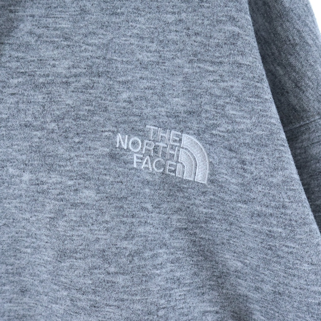 THE NORTH FACE(ザノースフェイス) スクエアロゴワッペン プルオーバーパーカー グレー NT62338