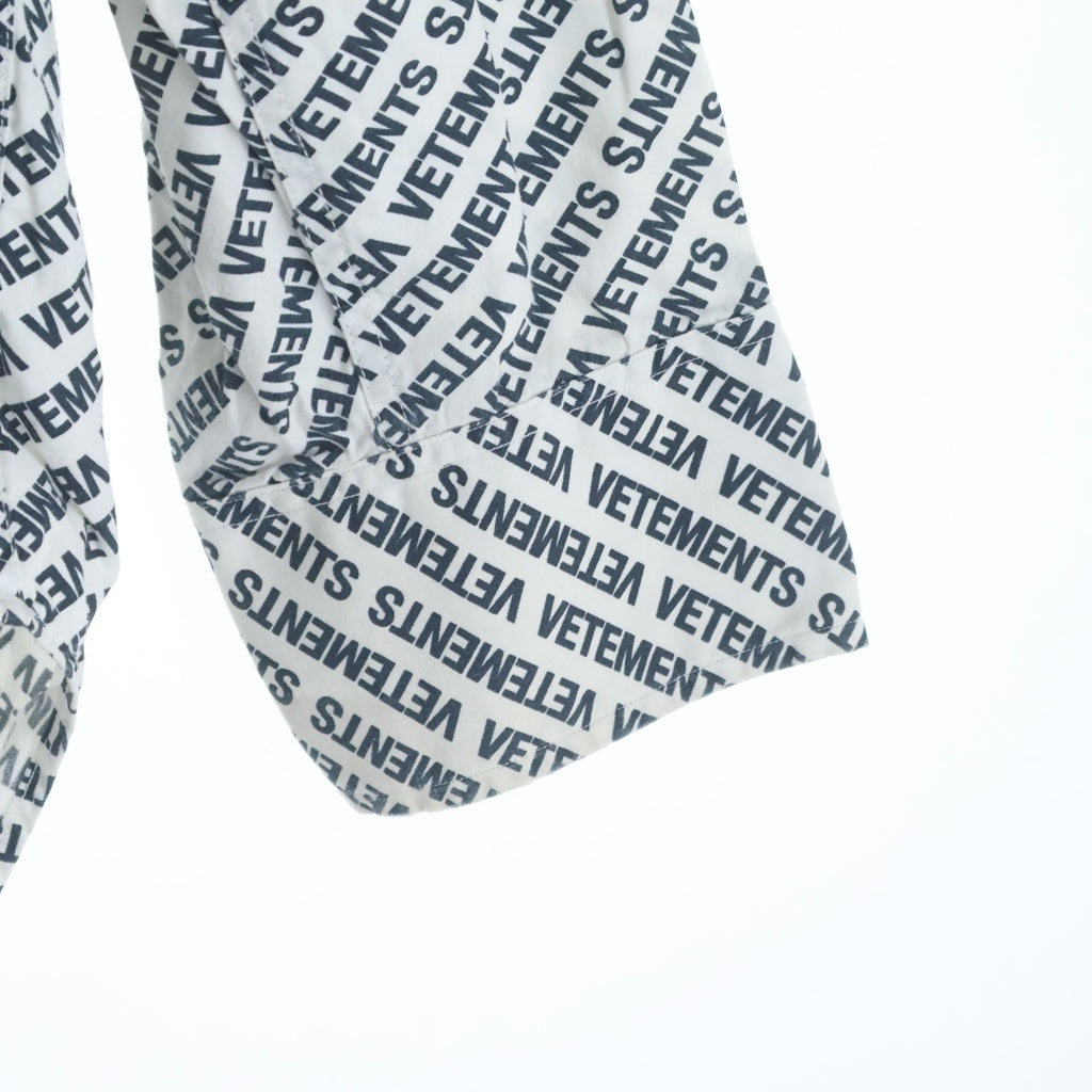 VETEMENTS(ヴェトモン) 18SS Monogram Oversized BD Shirt モノグラム オーバーサイズ ボタンダウン 長袖シャツ ブラック/ホワイト WSS18SH2