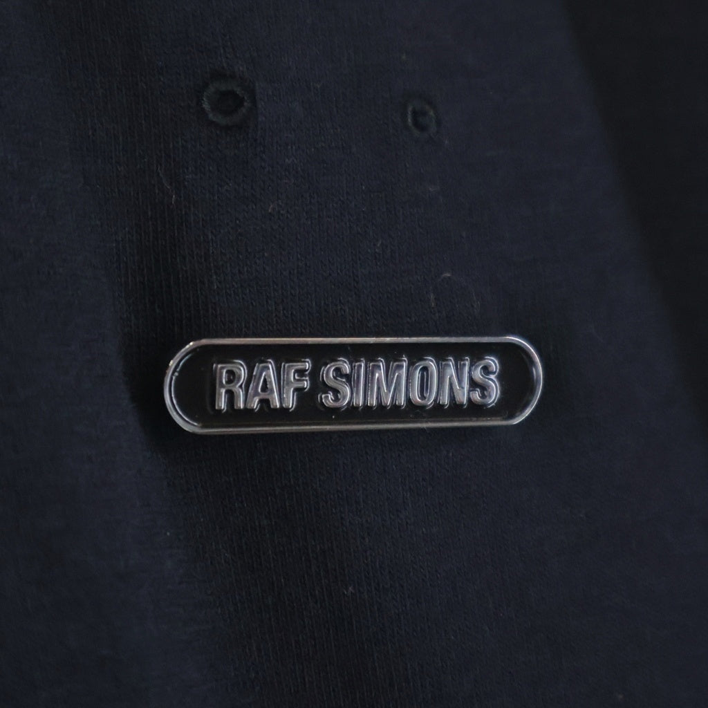 RAF SIMONS(ラフシモンズ) ×FRED PERRY REHABILILTATE刺繍 ロゴプレートクルーネック長袖カットソー ブラック