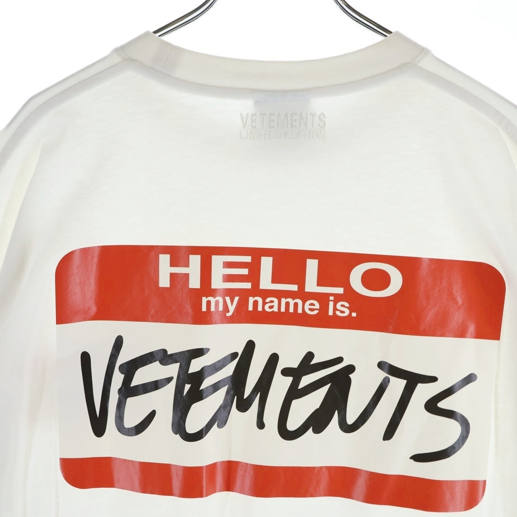 VETEMENTS(ヴェトモン) My Name Is tag-print T-shirt マイネームイズ クルーネック半袖Tシャツ ホワイト UE52TR140W