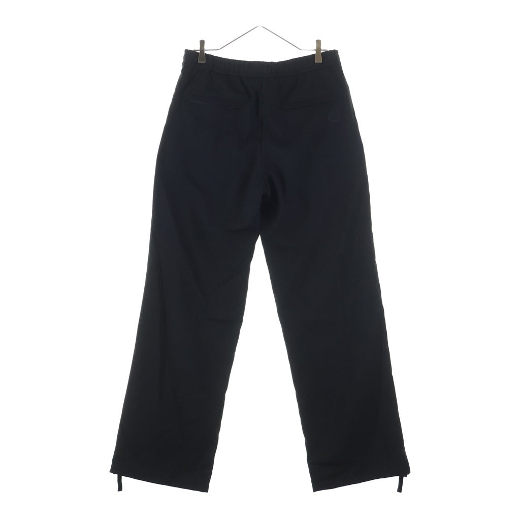 MONCLER(モンクレール) PANTALONE SPORTIVO J20912A00007 パンタローネ スポルティーボ フロントロゴプレート イージーパンツ ブラック