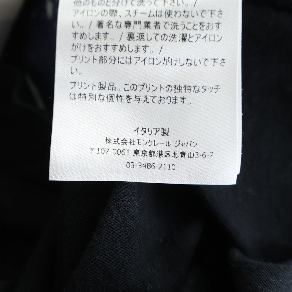 MONCLER(モンクレール) 21AW × フラグメント ヒロシ フジワラ マリア ロゴプリント クルーネック 半袖Tシャツ ブラック G209U8C00008