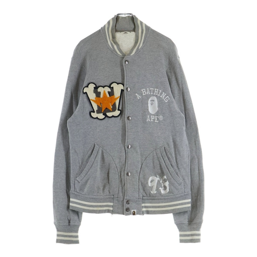 A BATHING APE(アベイシングエイプ) LOGO PATCH SWEAT VARSITY JACKET 両面ロゴワッペン刺繍 スウェットヴァーシティジャケット スタジャン グレー