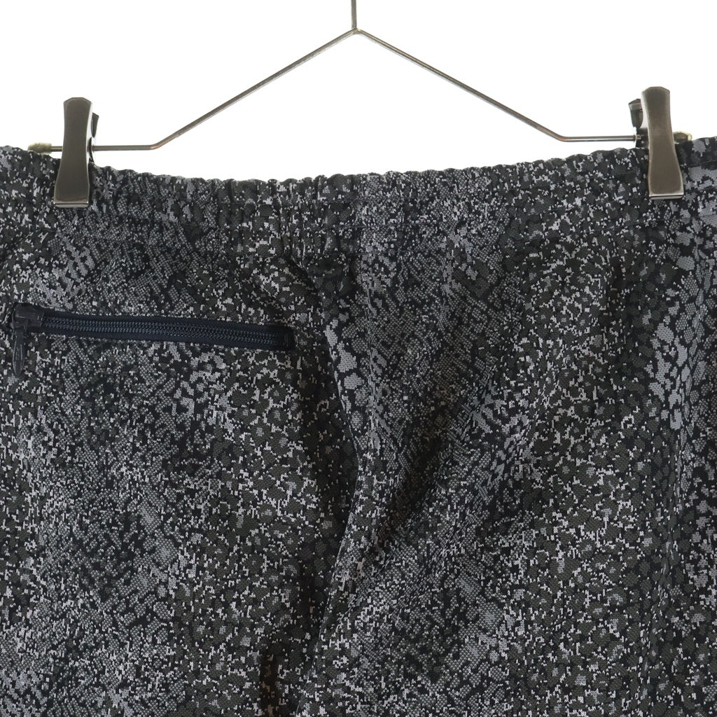 Needles(ニードルス) 25SS Poly Smooth Track Pant JOURNAL STANDARD別注 ロゴ刺繍 総柄 ポリ スムース トラックパンツ グレー PU1581