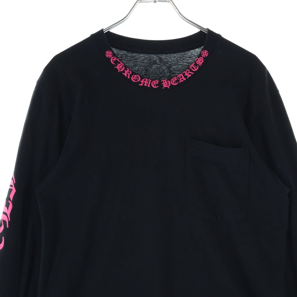 CHROME HEARTS(クロムハーツ) Neck Logo Long Sleeve Tee イングリッシュネックロゴ長袖Tシャツ カットソー ブラック/ピンク