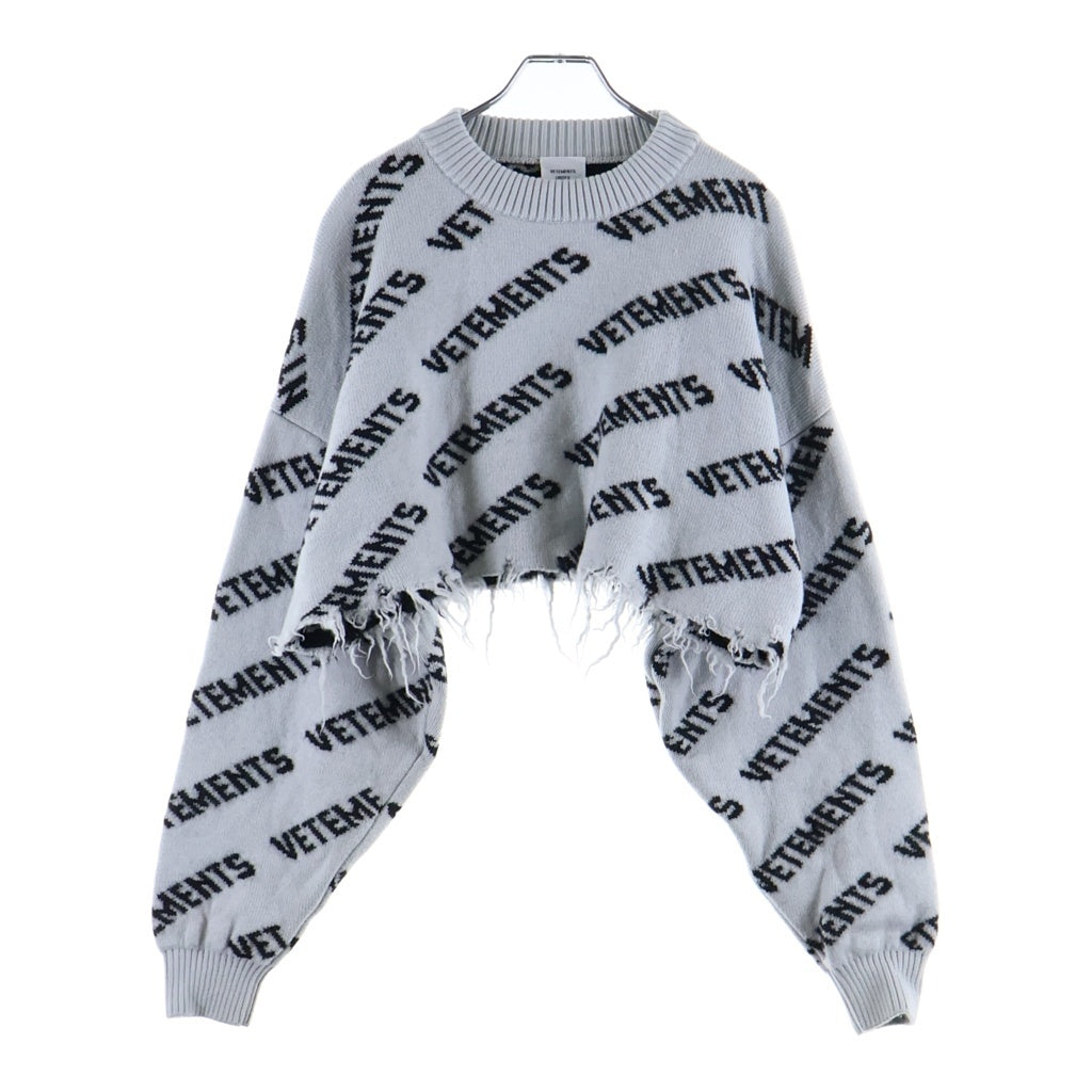VETEMENTS(ヴェトモン) 23SS モノグラム クロップド ダメージ加工クルーネック長袖ニットセーター グレー UE63KN900G