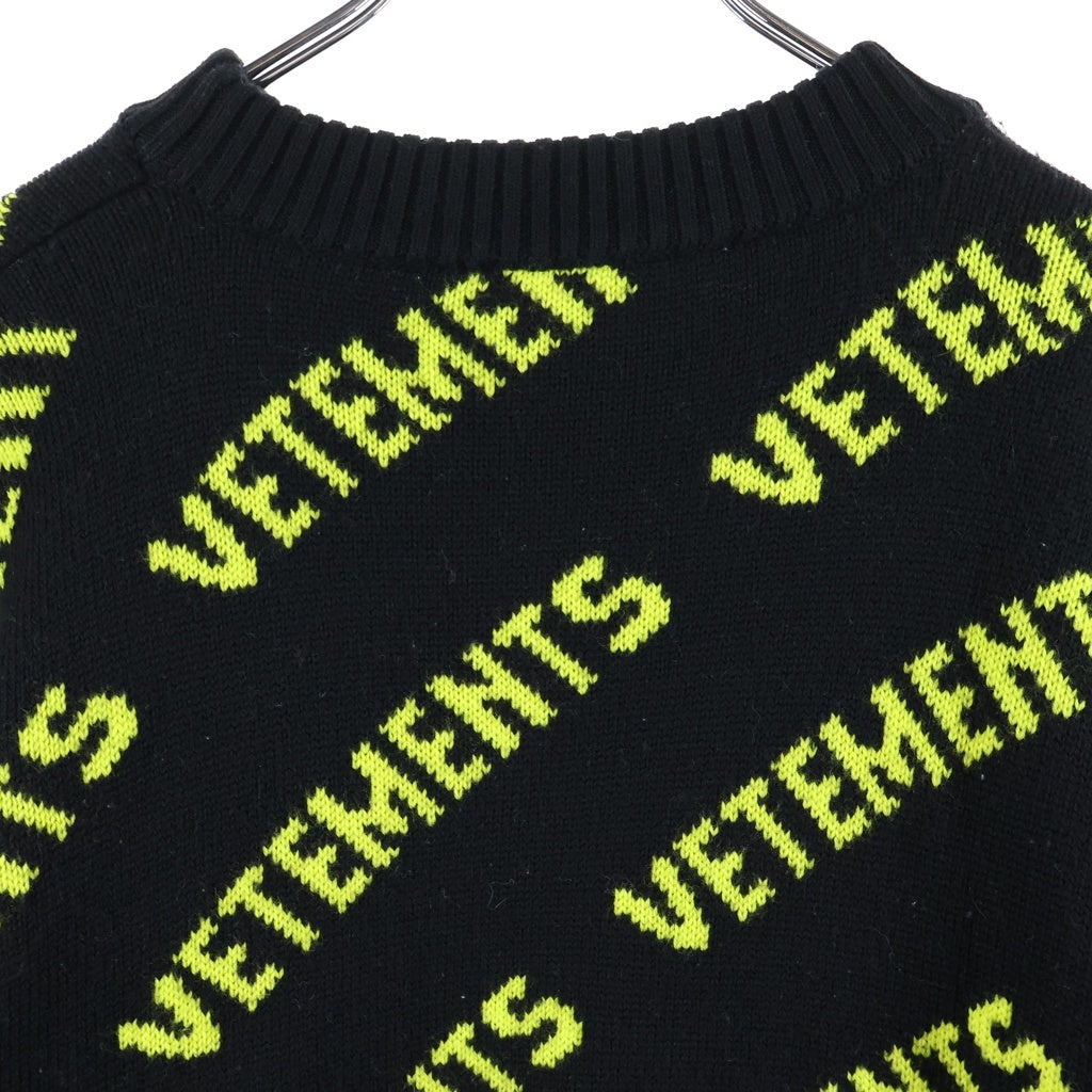 VETEMENTS(ヴェトモン) 22AW ロゴ総柄 ジャガード クルーネック長袖ニット セーター ブラック UA53KN300Y