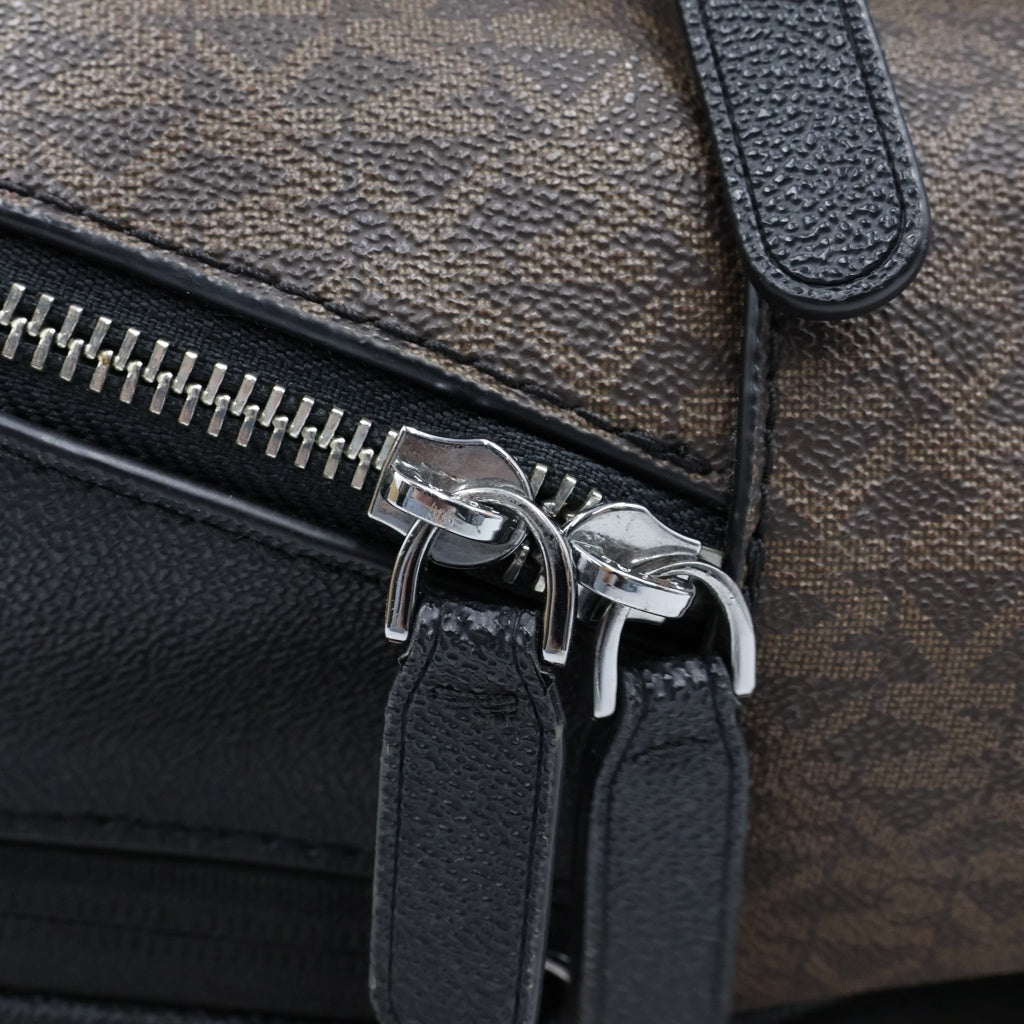 MICHAEL KORS(マイケルコース) Hudson Logo Embossed Stripe Backpack ハドソン ロゴ エンボス ストライプ バックパック リュックサック ブラウン 33F1LHDB8R レディース
