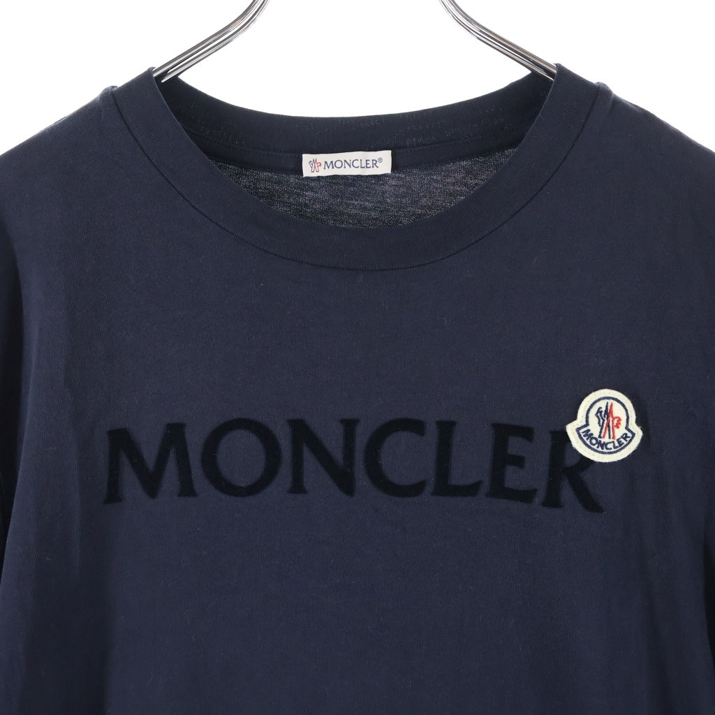 MONCLER(モンクレール) フロッキーロゴ刺繍 フロントロゴプリントクルーネック半袖Tシャツカットソーブラック I20918C00047-8390T