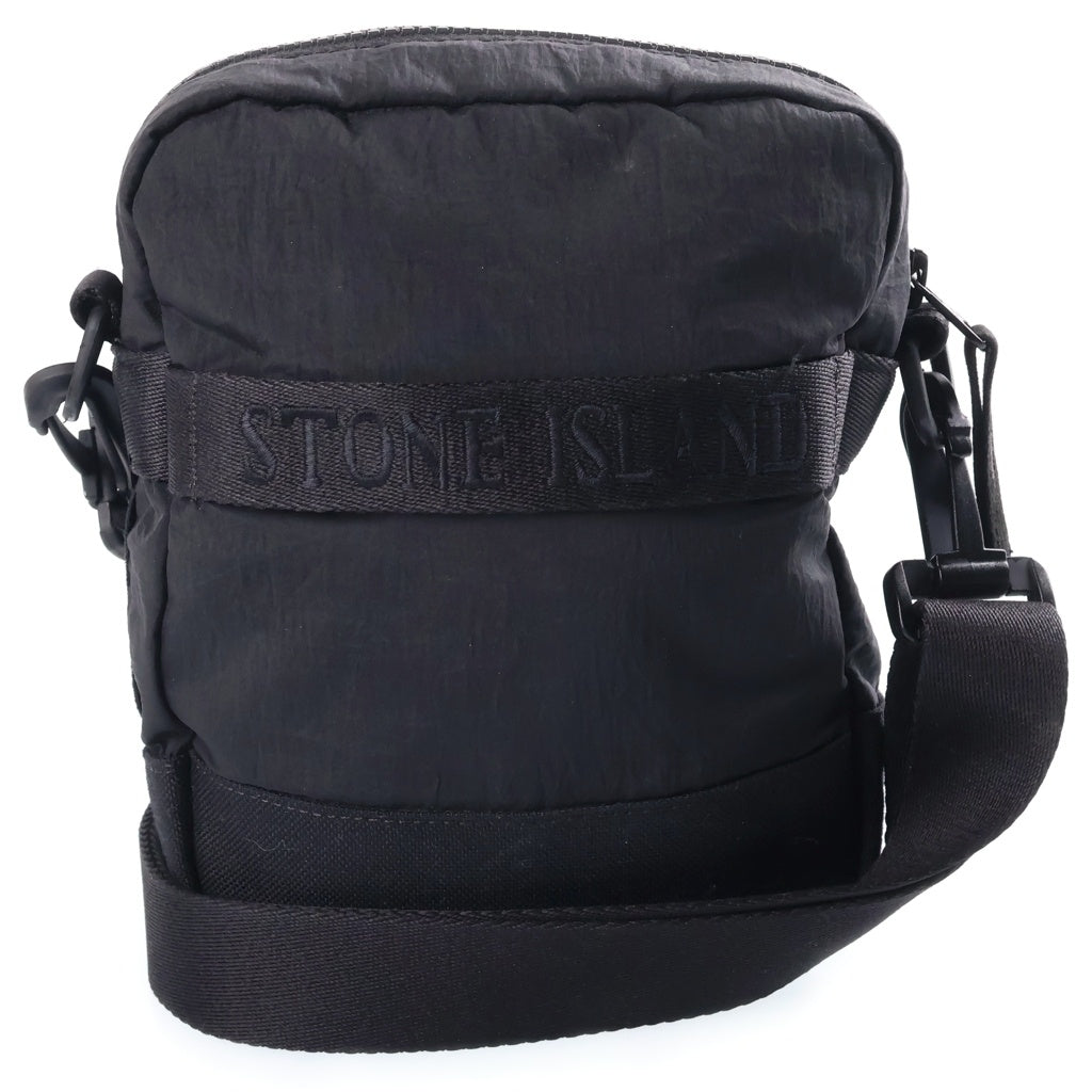 STONE ISLAND(ストーンアイランド) 25SS COMPASSロゴ刺繍 ナイロンメッシュショルダーバッグ ブラック K1S159200908S0076
