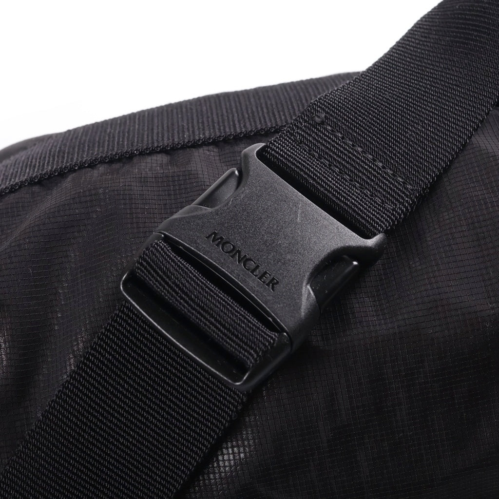 MONCLER(モンクレール) 23AW Alchemy アルケミー ナイロンボディバッグ ウエストポーチ ブラック I209B5M00002