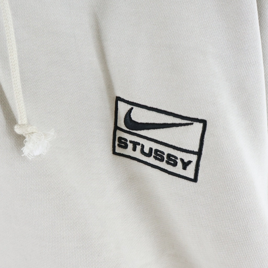 NIKE(ナイキ) 24SS ×STUSSY U NRG FZ Washed Fleece Hoodie Light Bone ステューシー ウォッシュド フリース フーディー ライトボーン ジップアップパーカー ホワイト FZ9990-072