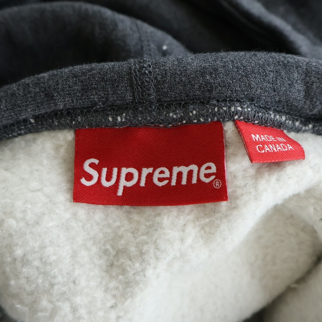 SUPREME(シュプリーム) フロントロゴ刺繍 プルオーバー フーディ スウェット グレー