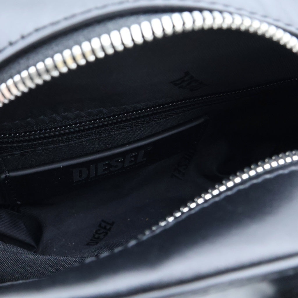 DIESEL(ディーゼル) 1DR DOME エンボスロゴ レザー2WAY クロスボディバッグ ブラック