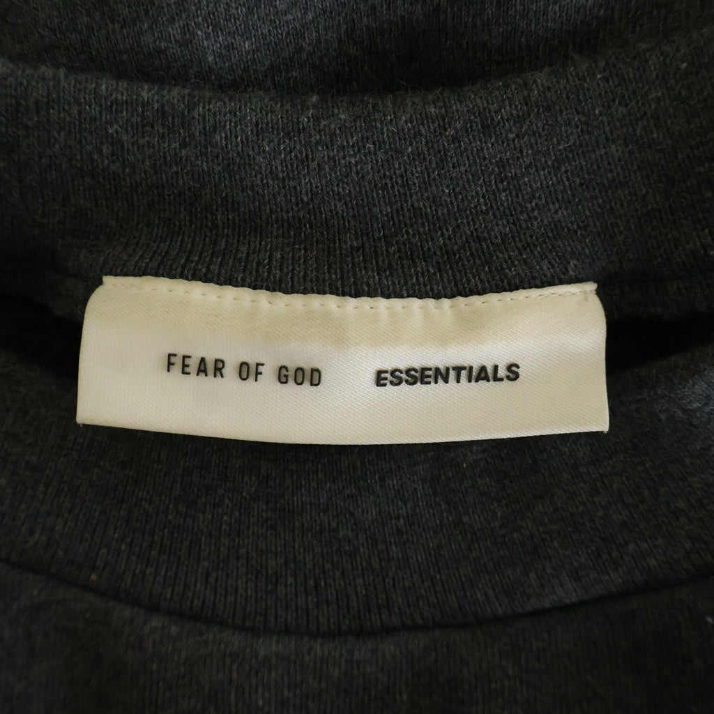 FEAR OF GOD ESSENTIALS(フィアオブゴッド エッセンシャルズ) CLASSIC CREWNECK SWEATSHIRT フロントエンボスロゴ クラシック クルーネック長袖スウェットトレーナー グレー 090233