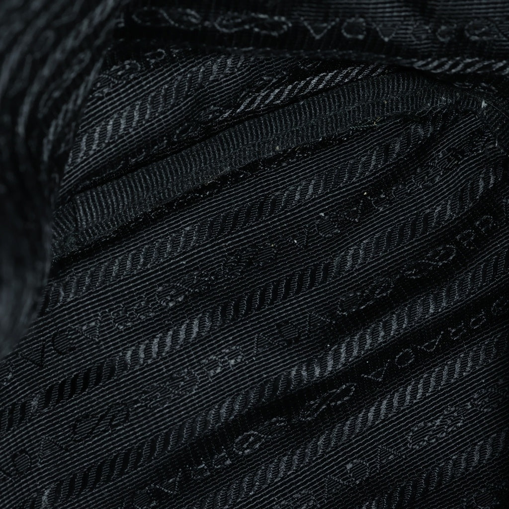 PRADA(プラダ) Re-Nylon リナイロン 巾着 ポーチ ブラック 1NS369 R067 レディース
