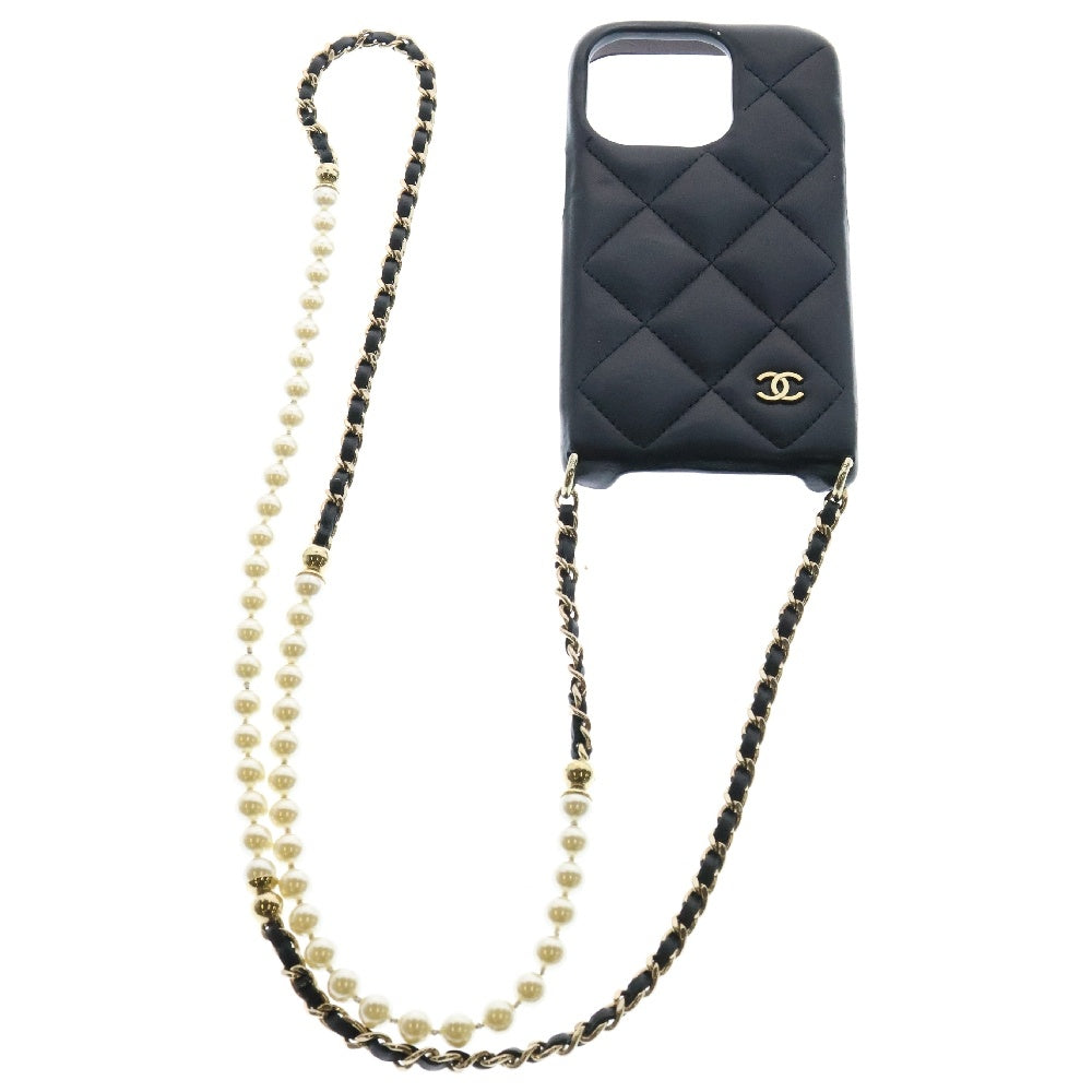 CHANEL(シャネル) ココマーク金具付 iPhone14 Pro チェーンショルダースマホケース ブラック