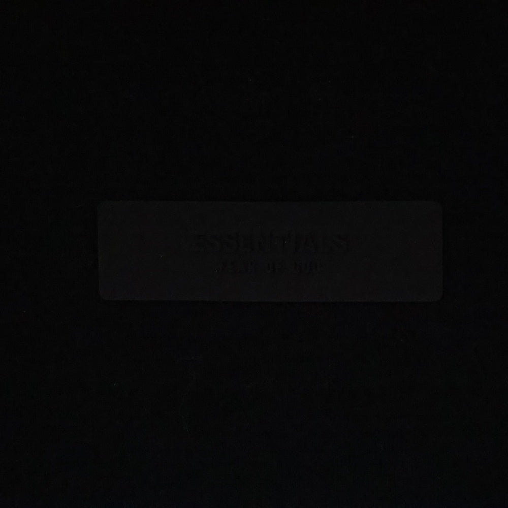 FEAR OF GOD ESSENTIALS(フィアオブゴッド エッセンシャルズ) ラバーロゴ付き パイピングフリーススウェット ブラック