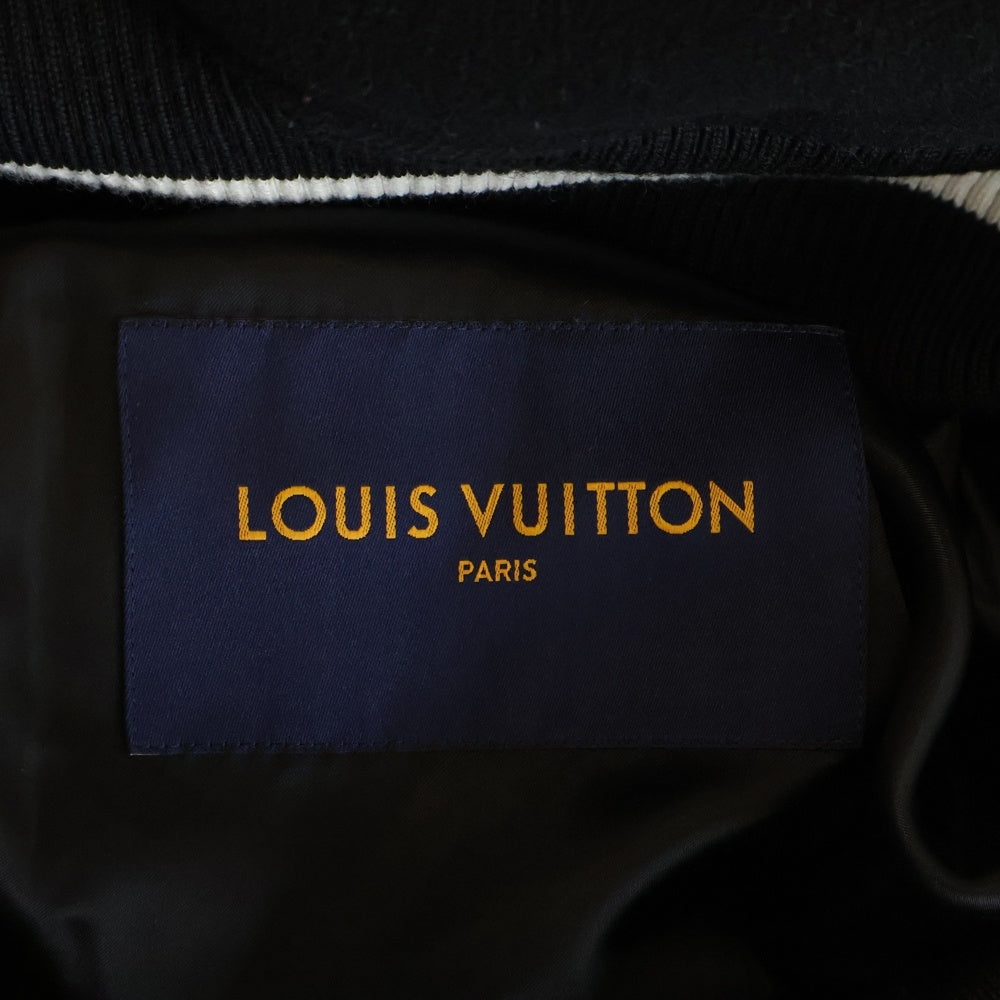 LOUIS VUITTON(ルイヴィトン) 20SS クロシェフラワーバーシティジャケット 袖レザー 装飾スタジャン ブラック/ホワイト 1A7R3L