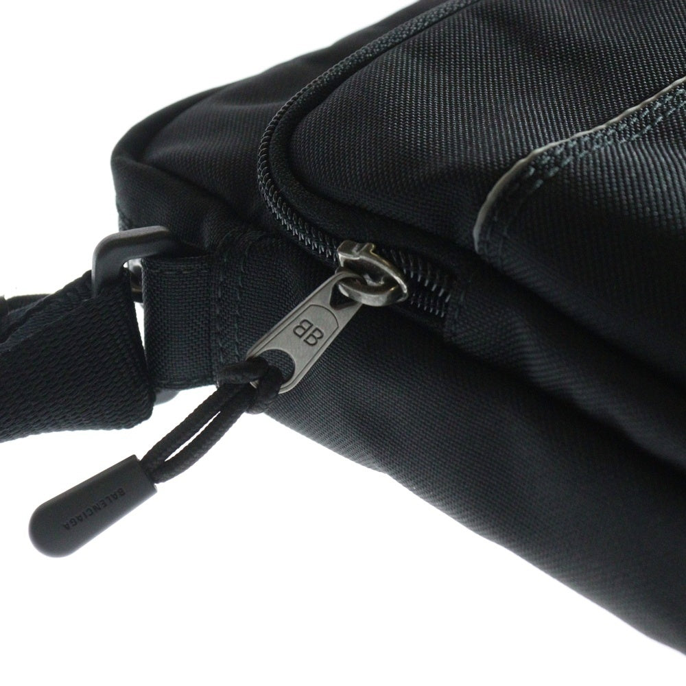 BALENCIAGA(バレンシアガ) ショルダーバッグ クロスボディバッグ メッセンジャーバッグ フロントロゴ ブラック