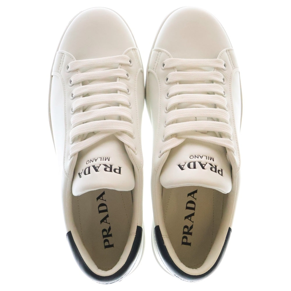PRADA(プラダ) シュータンロゴ レザー ローカットスニーカー ホワイト 2EG 381