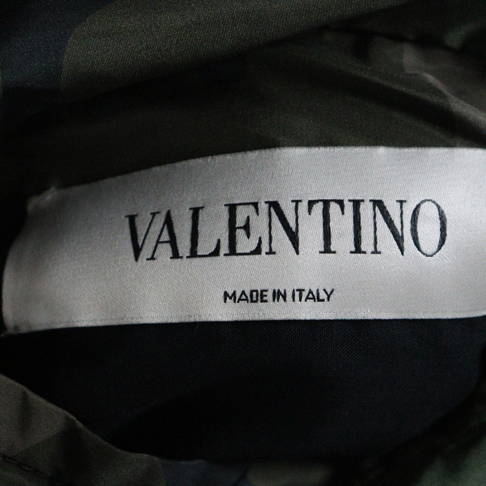 VALENTINO(ヴァレンティノ) カモフラ リーバシブルジャケット フード取り外し可能 グリーン
