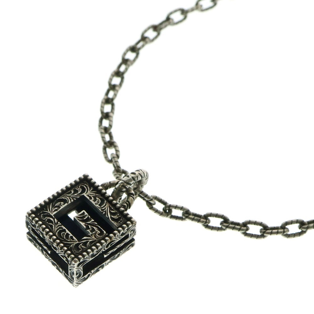 GUCCI(グッチ) スクエアGロゴペンダント チェーンネックレス シルバー 552768 J8400