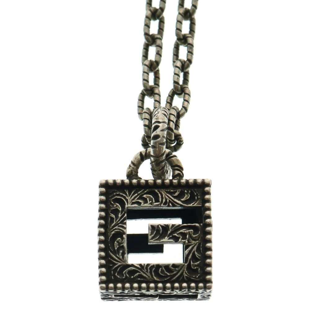 GUCCI(グッチ) スクエアGロゴペンダント チェーンネックレス シルバー 552768 J8400