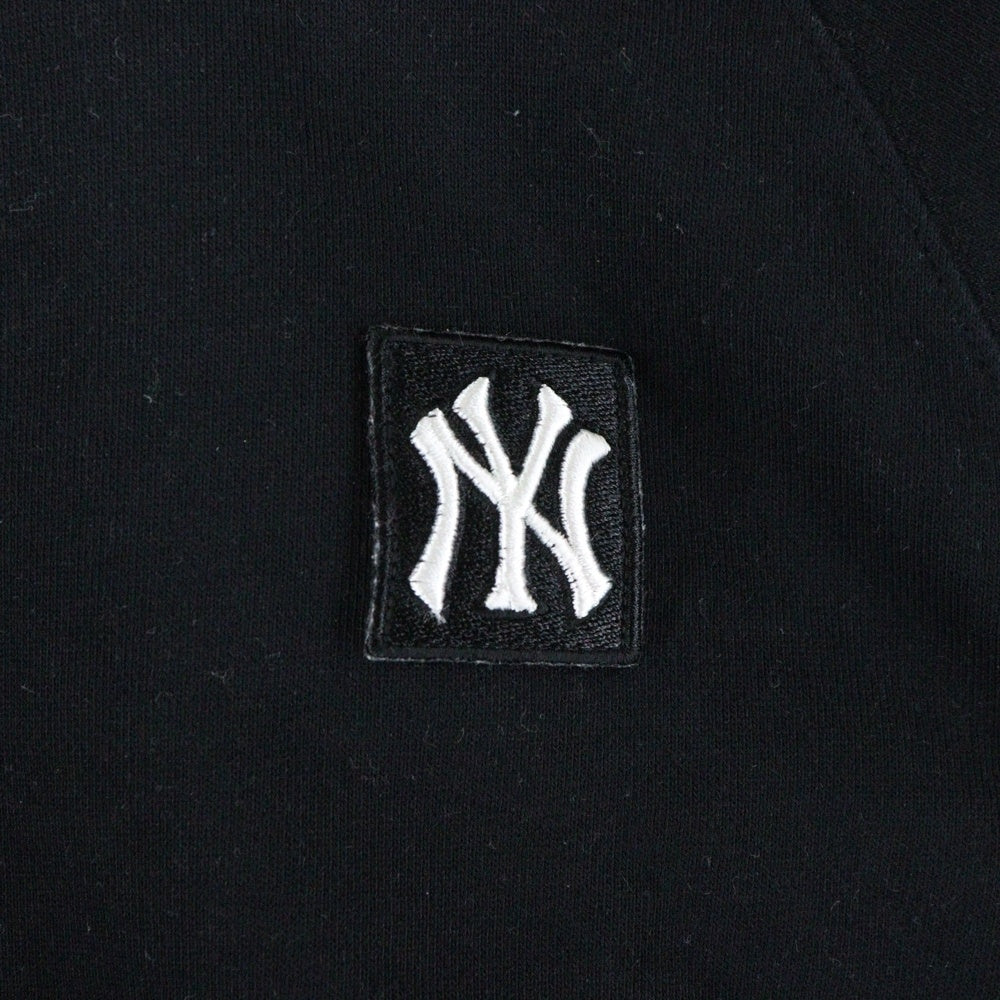 MLB(エムエルビー) NEW YORK YANKEES ニューヨークヤンキース クロップド スウェット トレーナー ブラック レディース