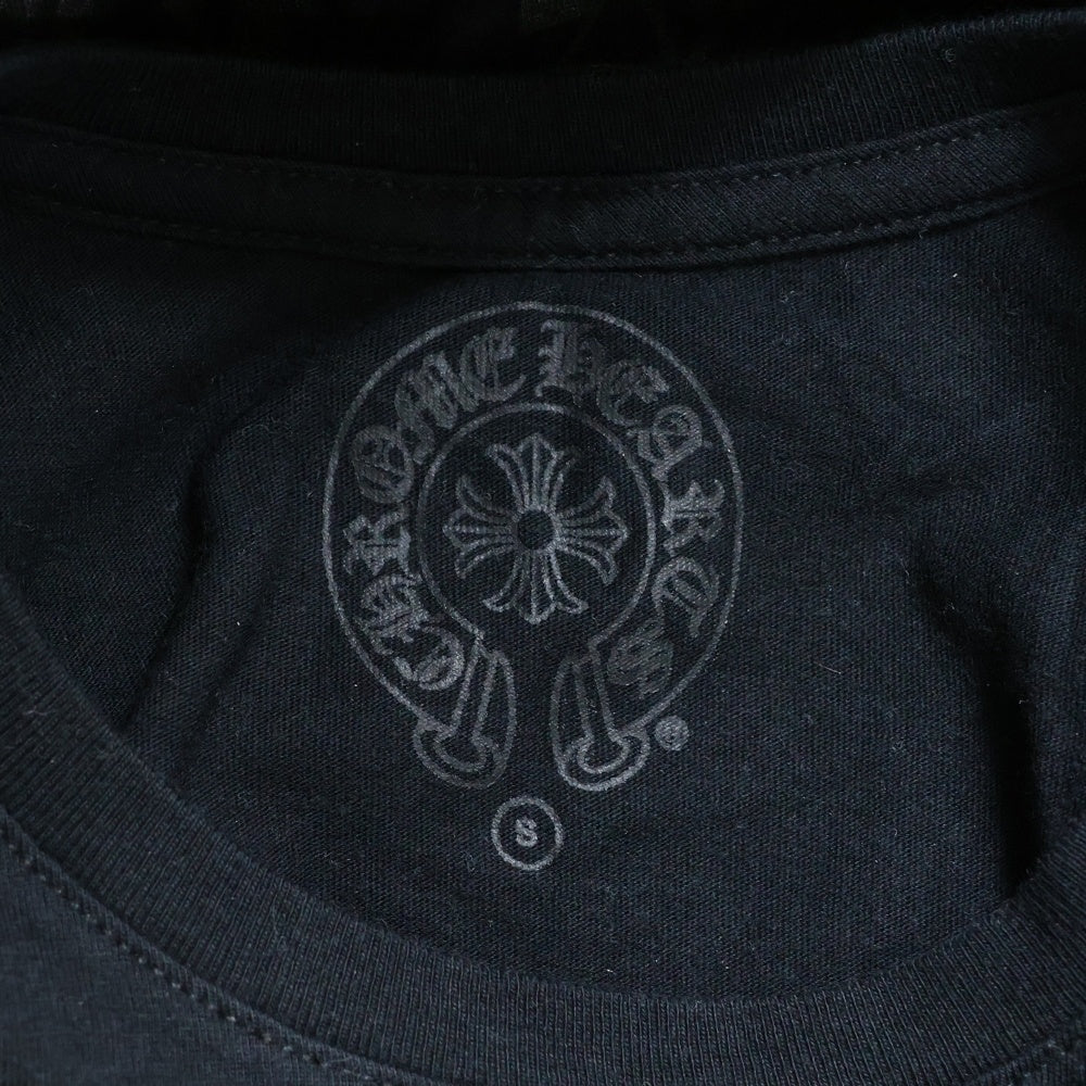 CHROME HEARTS(クロムハーツ) CH T-SHRT スクロールラベル ロゴ バックプリント 半袖Tシャツ ブラック/レッド