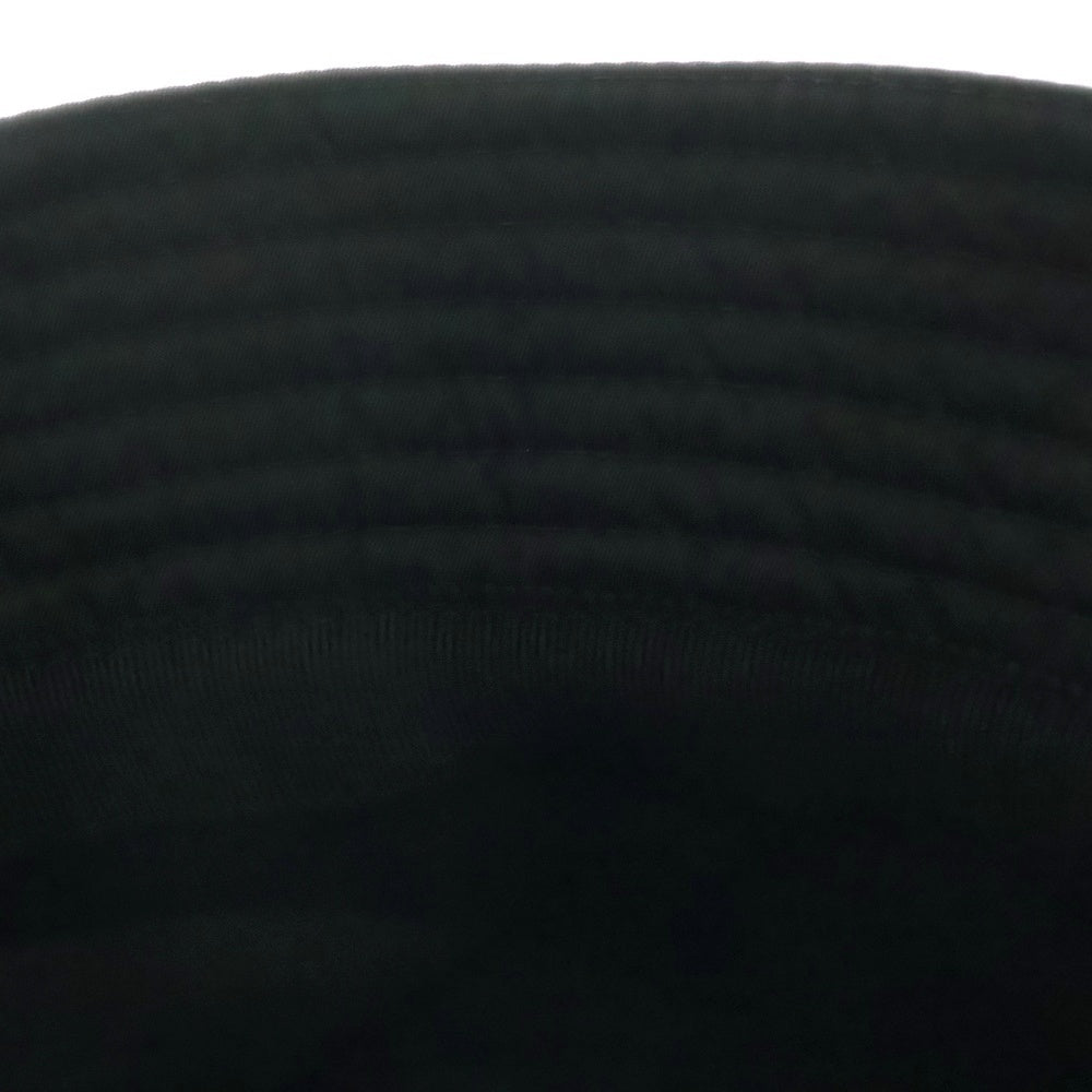 PRADA(プラダ) 三角プレート Re-Nylon リナイロンバケットハット ブラック 2HC137 2DMI