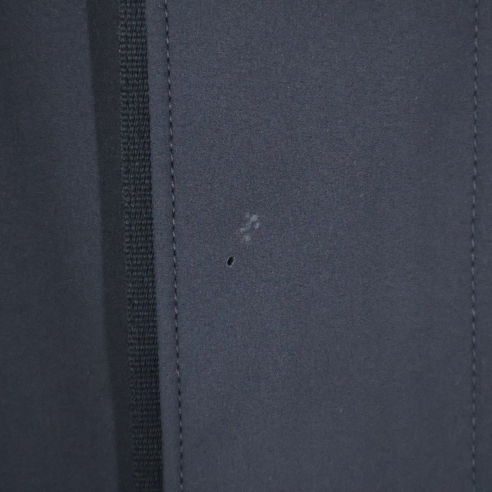 STONE ISLAND(ストーンアイランド) 22AW 袖ロゴワッペン付 フーデッドジャケット ブラック K1S154100090S0A22