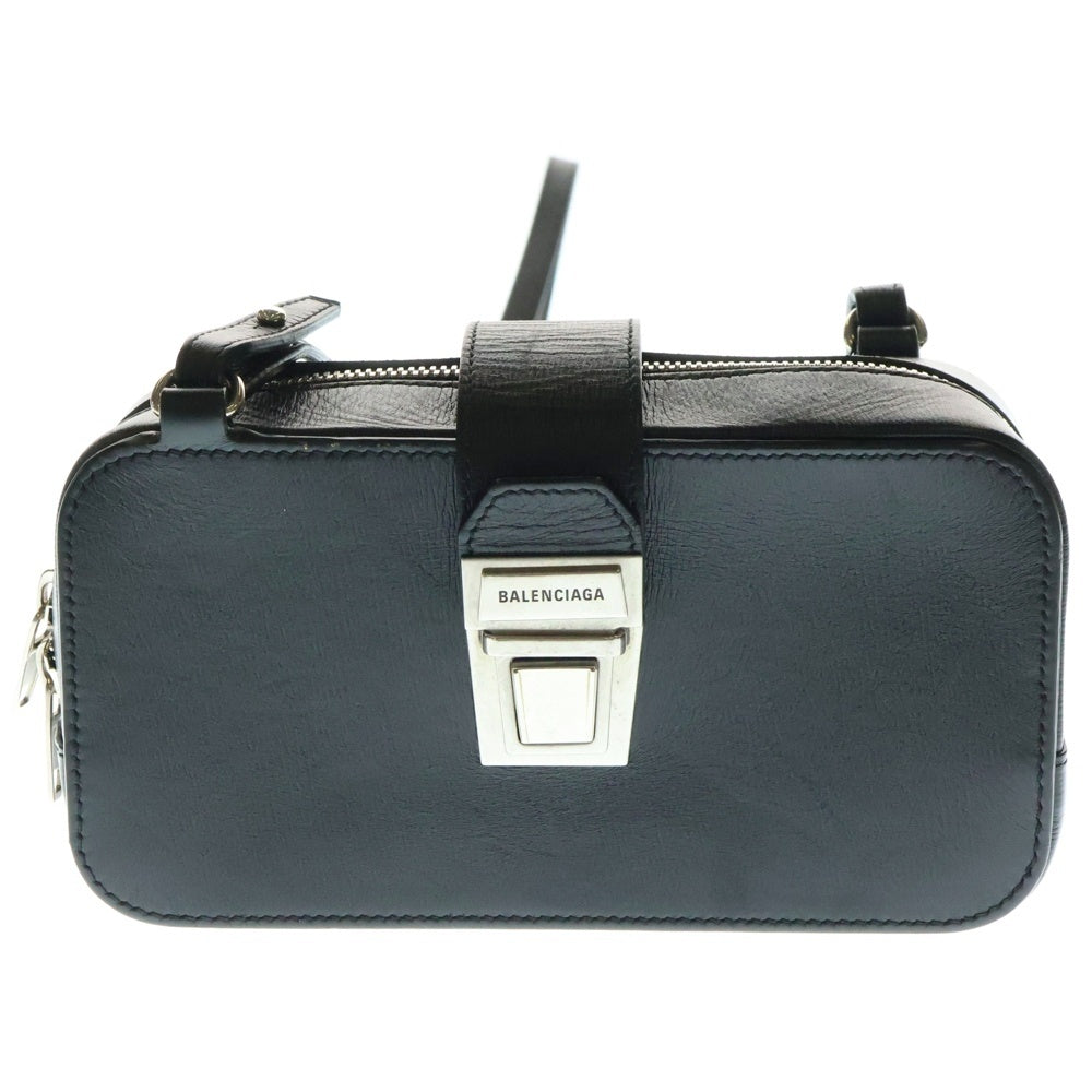 BALENCIAGA(バレンシアガ) バックルロゴ タック レザー ショルダーバッグ ブラック