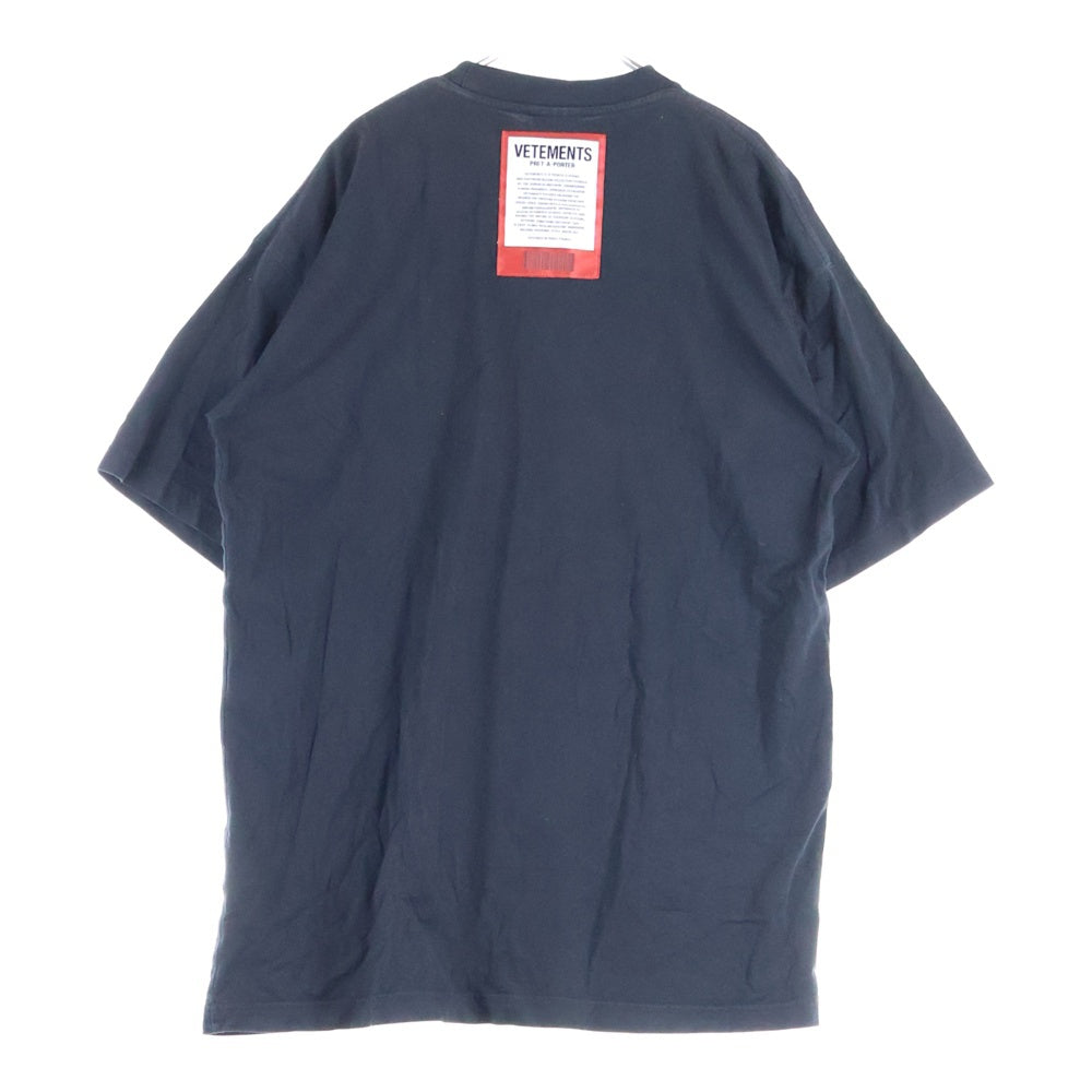 VETEMENTS(ヴェトモン) LOGO PATCH T-SHIRT ロゴ パッチ プリント Tシャツ 半袖 クルーネック オーバーサイズ UE51TR540B ブラック