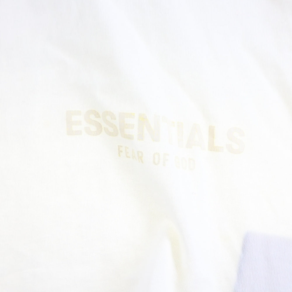 ESSENTIALS FEAR OF GOD(エッセンシャル フィアオブゴッド) バックロゴプリント クルーネック 半袖Tシャツ ホワイト