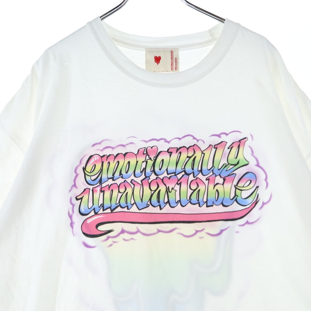 Emotionally Unavailable(エモーショナリー アンアヴェイラブル) 23AW スプレーアートプリント クルーネック 半袖Tシャツ ホワイト EU-AW23-TEE1