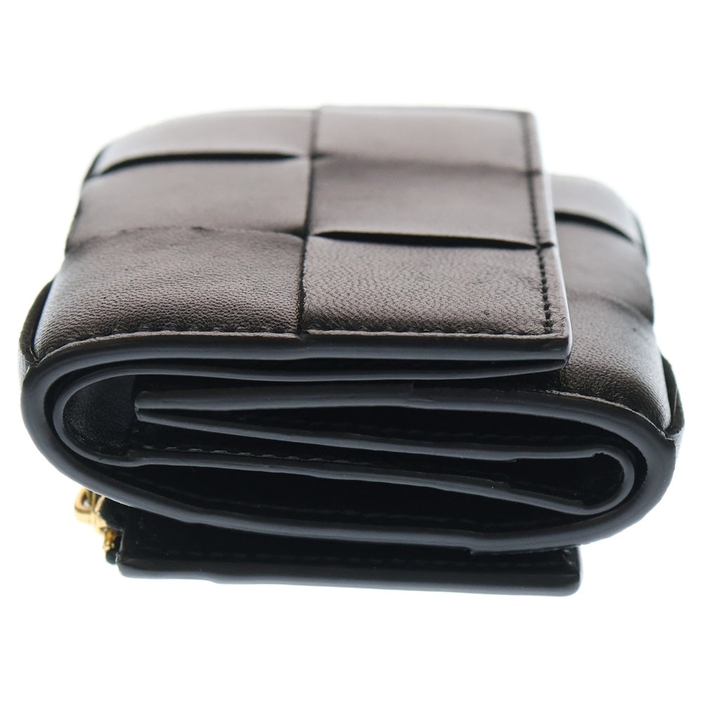 BOTTEGA VENETA マキシイントレ　カセット レザー 三つ折り財布 BOTTEGA VENETA ボッテガ ヴェネタ （BOTTEGA VENETA） マキシイントレ
