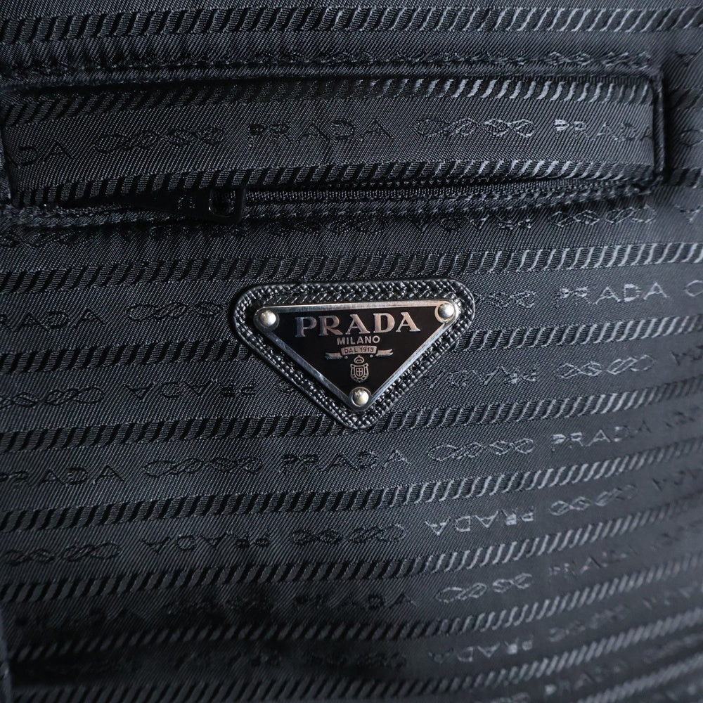 PRADA(プラダ) 三角ロゴプレート Re-Nylon ナイロン パデッド ベスト