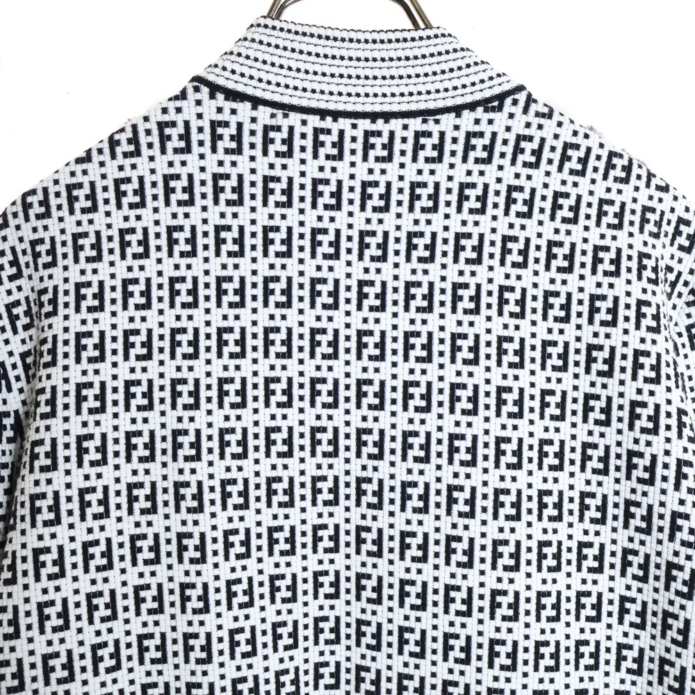 FENDI✨ストライプニット　ロゴ　ホワイト✖️ブラック RARE Fendi Logo Print Viscose Sweater FEND-WK12 - Black & White