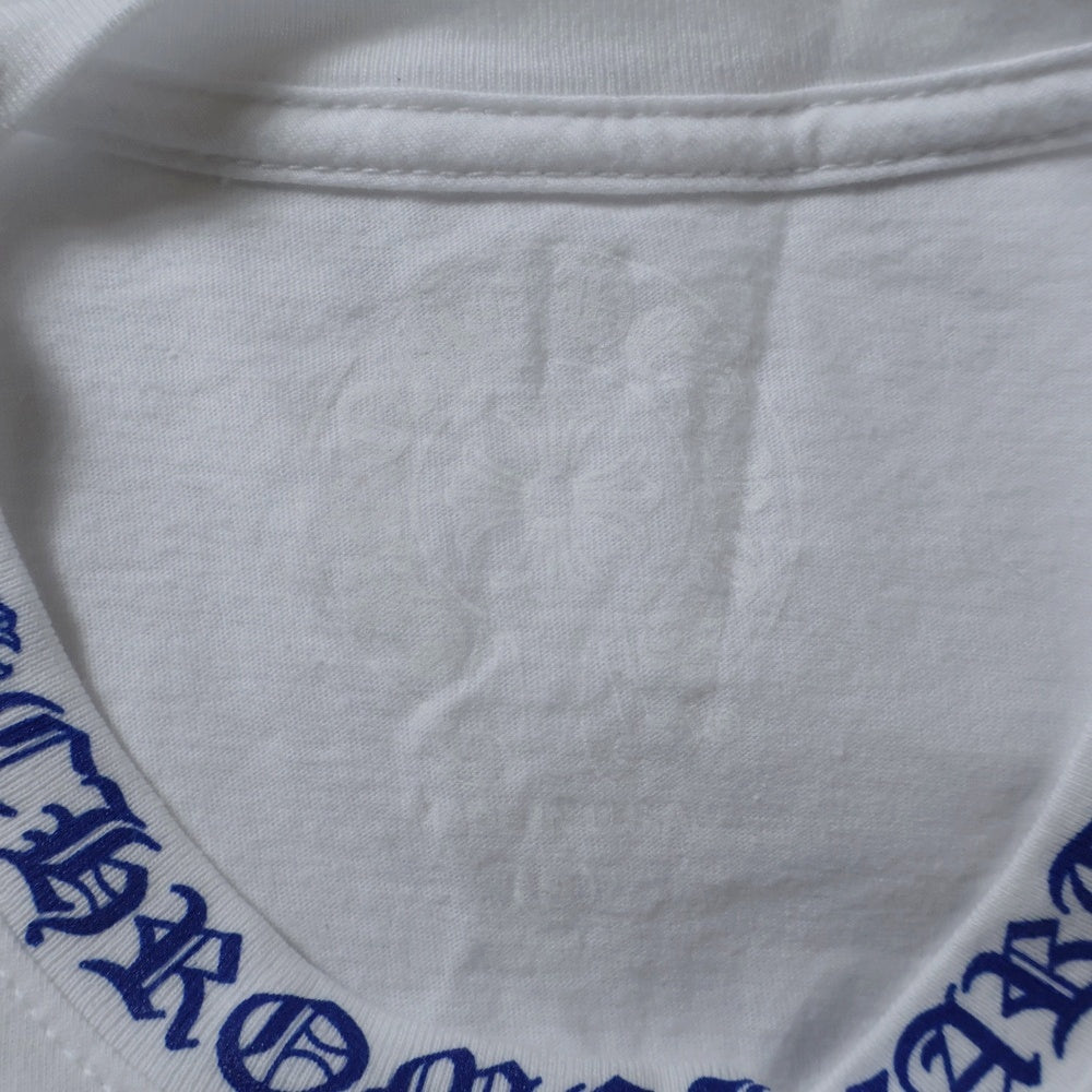 CHROME HEARTS(クロムハーツ) Neck Logo ネックロゴ アームプリント ロングスリーブ L/S 長袖 ポケットTシャツ カットソー ホワイト/ブルー