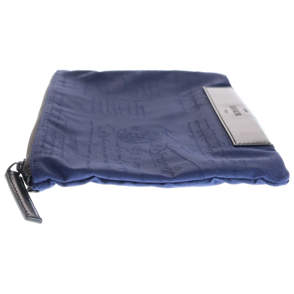 Berluti(ベルルッティ) カリグラフィ総柄 ロゴレザー切替 ナイロン クラッチバッグ ブルー