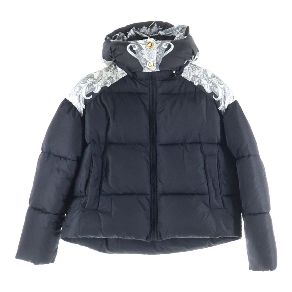 VERSACE(ヴェルサーチ) メデューサボタン フード付き ナイロン 中綿ジャケット ブラック/ホワイト 1012541 1A09011 レディース