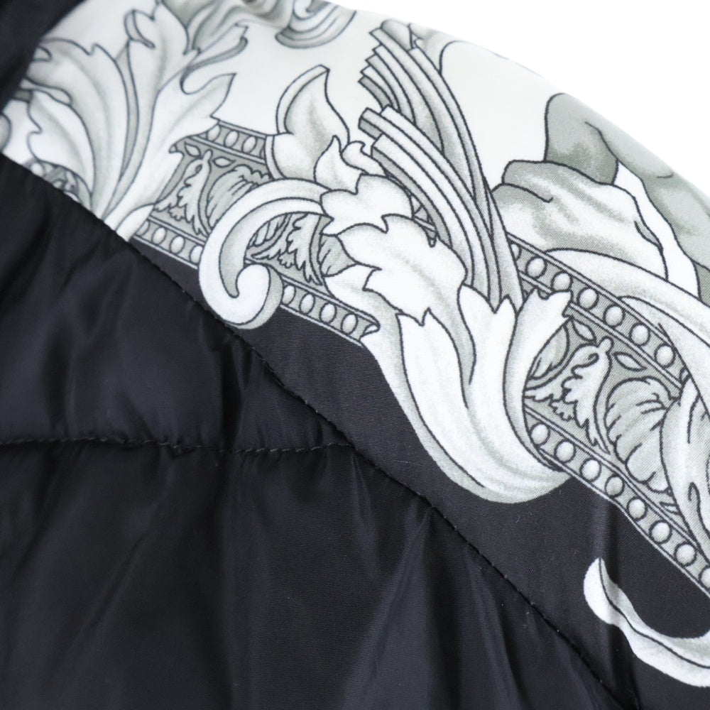 VERSACE(ヴェルサーチ) メデューサボタン フード付き ナイロン 中綿ジャケット ブラック/ホワイト 1012541 1A09011 レディース