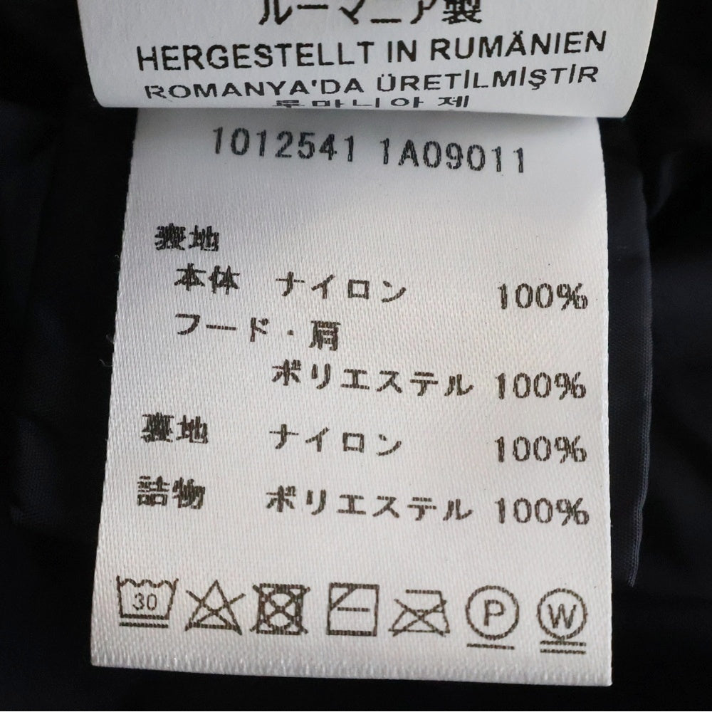 VERSACE(ヴェルサーチ) メデューサボタン フード付き ナイロン 中綿ジャケット ブラック/ホワイト 1012541 1A09011 レディース