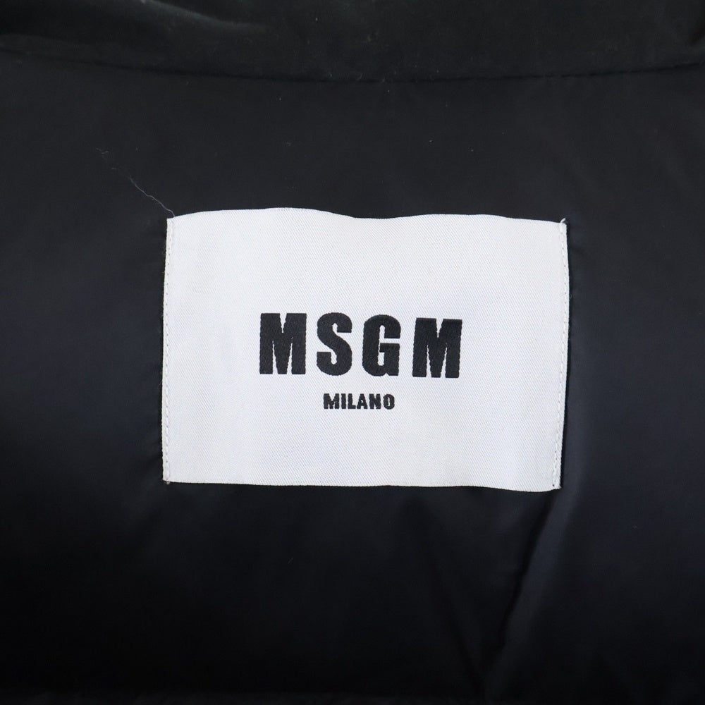 MSGM(エムエスジーエム) 総柄 ロゴ刺繍 ダウンジャケット ドローコード ブラック 3740MH02237703