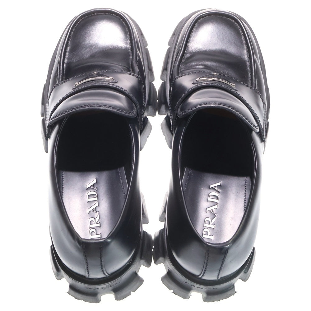 PRADA(プラダ) Monolith Pointy Brushed Leather Loafers モノリス トライアングルロゴ 三角プレート ブラッシュドレザー ローファー ブラック 2DE129