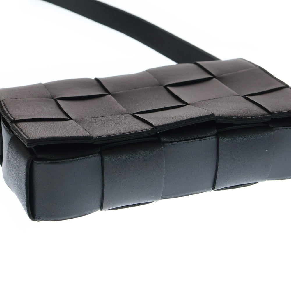 BOTTEGA VENETA(ボッテガヴェネタ) CASSETTE カセットショルダーバッグ イントレチャート ブラック レディース